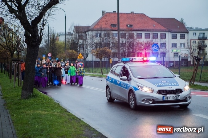 Zdjęcie w galerii na portalu naszraciborz.pl: Droga krzyżowa ulicami Raciborza wiadomości z regionu