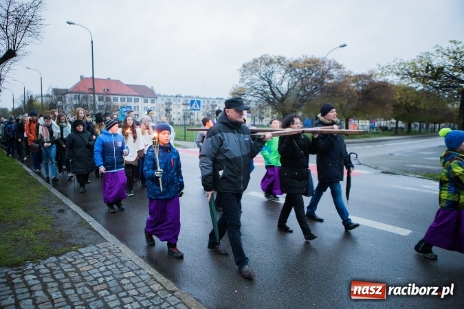 Zdjęcie w galerii na portalu naszraciborz.pl: Droga krzyżowa ulicami Raciborza wiadomości z regionu