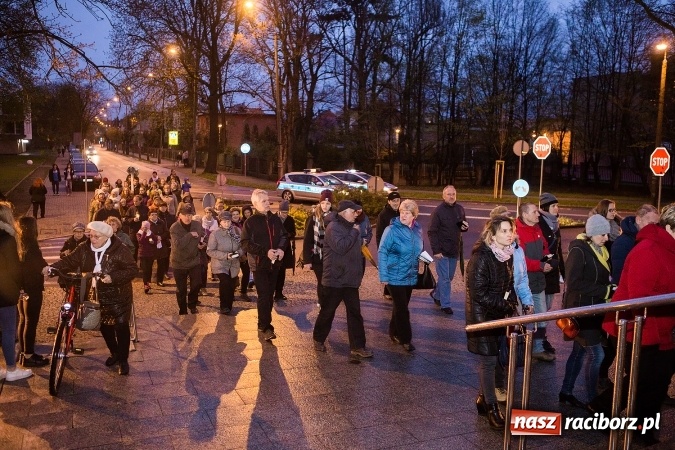 Zdjęcie w galerii na portalu naszraciborz.pl: Droga krzyżowa ulicami Raciborza wiadomości z regionu