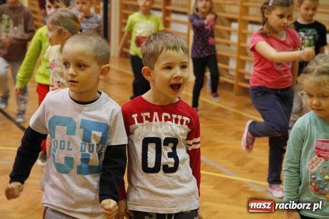 Zdjęcie w galerii na portalu naszraciborz.pl: Światowy Dzień Zdrowia w ZSOMS - fruwające hormony szczęścia wiadomości z regionu