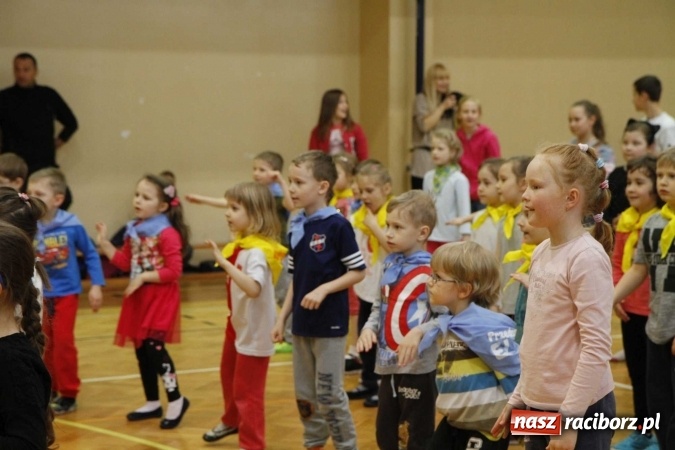 Zdjęcie w galerii na portalu naszraciborz.pl: Światowy Dzień Zdrowia w ZSOMS - fruwające hormony szczęścia wiadomości z regionu