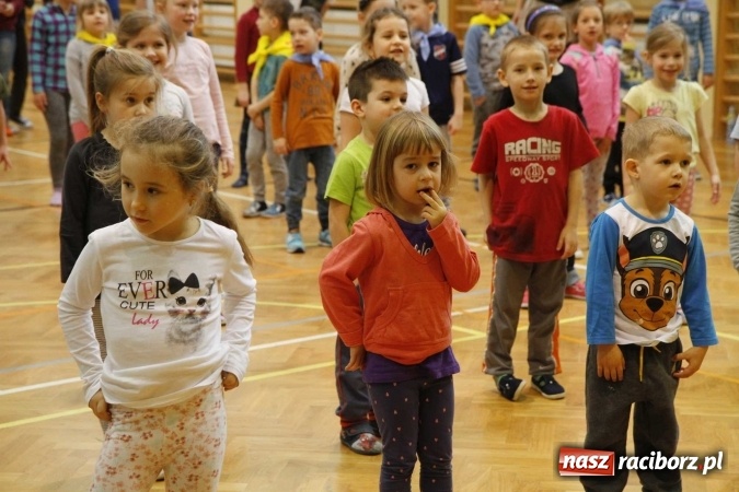 Zdjęcie w galerii na portalu naszraciborz.pl: Światowy Dzień Zdrowia w ZSOMS - fruwające hormony szczęścia wiadomości z regionu