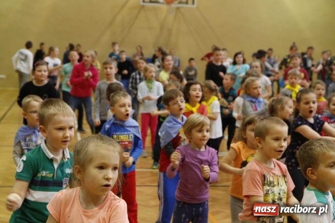 Zdjęcie w galerii na portalu naszraciborz.pl: Światowy Dzień Zdrowia w ZSOMS - fruwające hormony szczęścia wiadomości z regionu