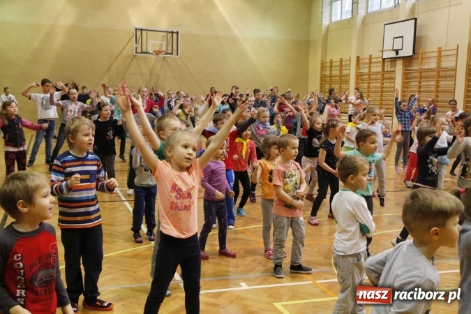 Zdjęcie w galerii na portalu naszraciborz.pl: Światowy Dzień Zdrowia w ZSOMS - fruwające hormony szczęścia wiadomości z regionu