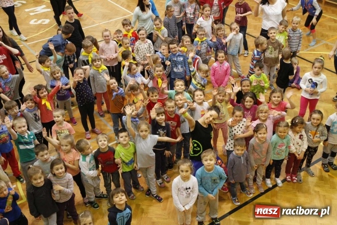 Zdjęcie w galerii na portalu naszraciborz.pl: Światowy Dzień Zdrowia w ZSOMS - fruwające hormony szczęścia wiadomości z regionu