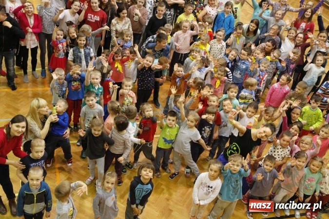 Zdjęcie w galerii na portalu naszraciborz.pl: Światowy Dzień Zdrowia w ZSOMS - fruwające hormony szczęścia wiadomości z regionu