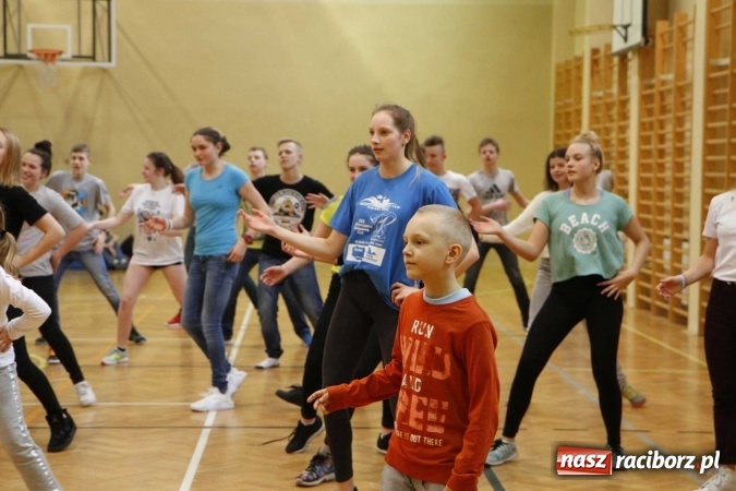 Zdjęcie w galerii na portalu naszraciborz.pl: Światowy Dzień Zdrowia w ZSOMS - fruwające hormony szczęścia wiadomości z regionu