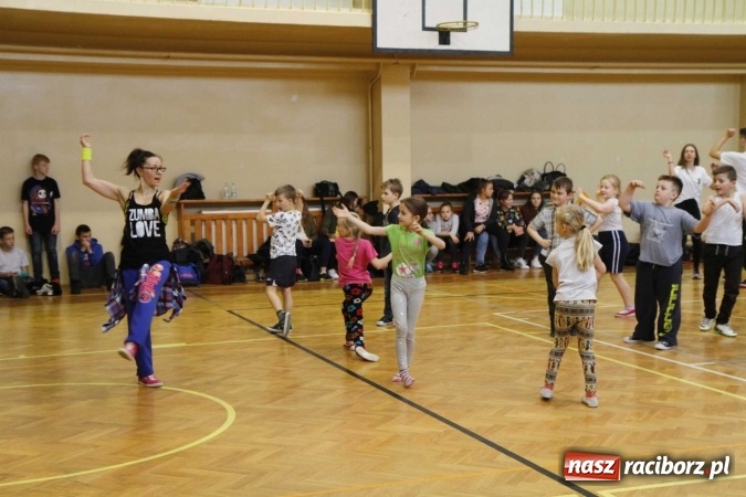 Zdjęcie w galerii na portalu naszraciborz.pl: Światowy Dzień Zdrowia w ZSOMS - fruwające hormony szczęścia wiadomości z regionu