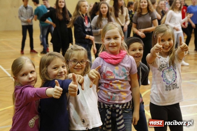 Zdjęcie w galerii na portalu naszraciborz.pl: Światowy Dzień Zdrowia w ZSOMS - fruwające hormony szczęścia wiadomości z regionu