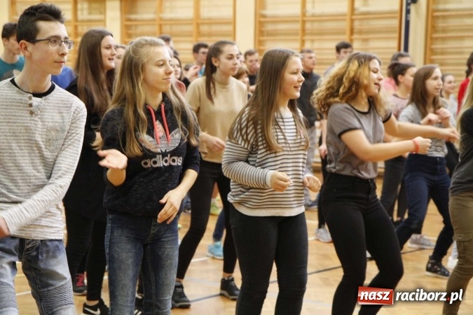 Zdjęcie w galerii na portalu naszraciborz.pl: Światowy Dzień Zdrowia w ZSOMS - fruwające hormony szczęścia wiadomości z regionu