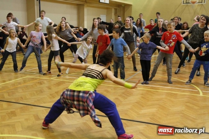 Zdjęcie w galerii na portalu naszraciborz.pl: Światowy Dzień Zdrowia w ZSOMS - fruwające hormony szczęścia wiadomości z regionu