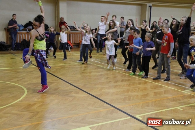 Zdjęcie w galerii na portalu naszraciborz.pl: Światowy Dzień Zdrowia w ZSOMS - fruwające hormony szczęścia wiadomości z regionu