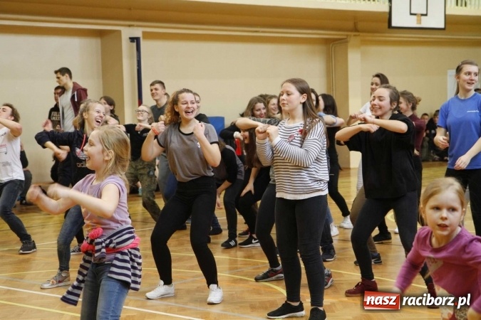 Zdjęcie w galerii na portalu naszraciborz.pl: Światowy Dzień Zdrowia w ZSOMS - fruwające hormony szczęścia wiadomości z regionu