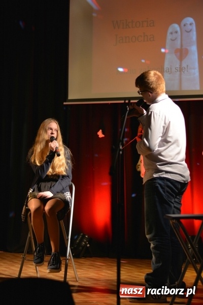 Zdjęcie w galerii na portalu naszraciborz.pl: Na wiosenną nutę na scenie w MDK wiadomości z regionu