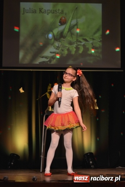 Zdjęcie w galerii na portalu naszraciborz.pl: Na wiosenną nutę na scenie w MDK wiadomości z regionu