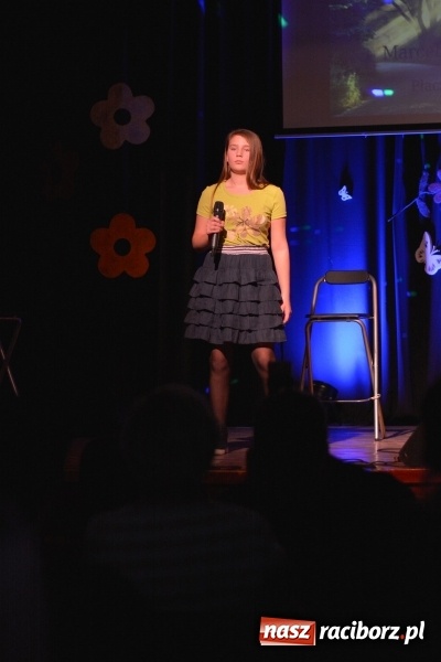 Zdjęcie w galerii na portalu naszraciborz.pl: Na wiosenną nutę na scenie w MDK wiadomości z regionu