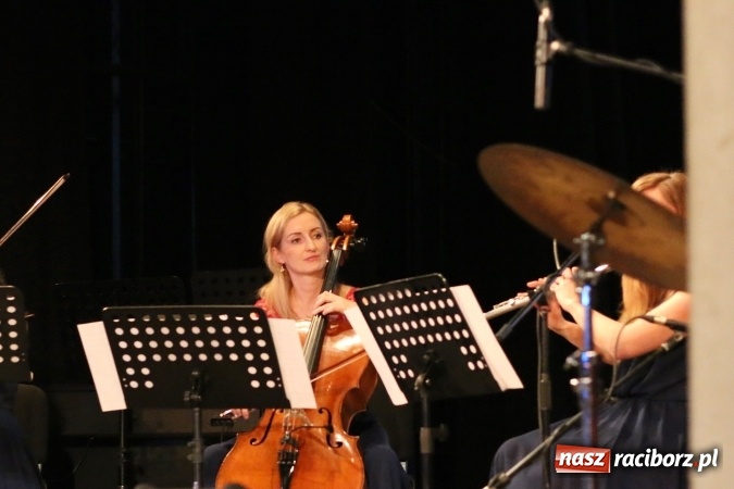 Zdjęcie w galerii na portalu naszraciborz.pl: Grand Prix raciborskiego V Ogólnopolskiego Przeglądu Piosenki Hiszpańskojęzycznej dla warszawianki  wiadomości z regionu