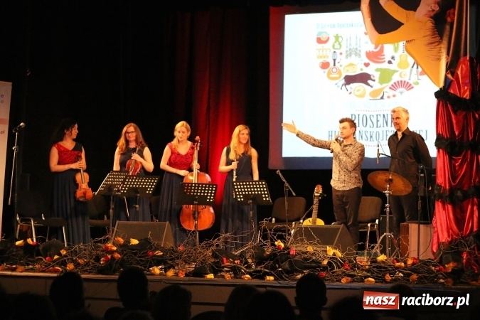 Zdjęcie w galerii na portalu naszraciborz.pl: Grand Prix raciborskiego V Ogólnopolskiego Przeglądu Piosenki Hiszpańskojęzycznej dla warszawianki  wiadomości z regionu