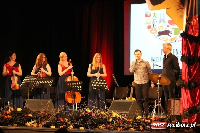 Zdjęcie w galerii na portalu naszraciborz.pl: Grand Prix raciborskiego V Ogólnopolskiego Przeglądu Piosenki Hiszpańskojęzycznej dla warszawianki  wiadomości z regionu
