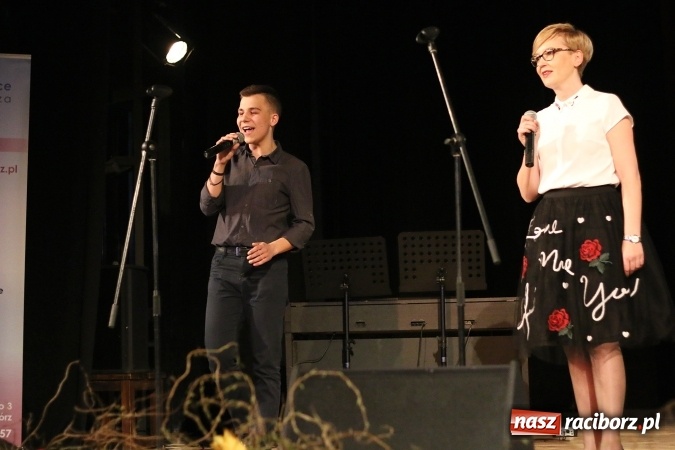 Zdjęcie w galerii na portalu naszraciborz.pl: Grand Prix raciborskiego V Ogólnopolskiego Przeglądu Piosenki Hiszpańskojęzycznej dla warszawianki  wiadomości z regionu