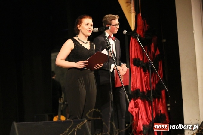 Zdjęcie w galerii na portalu naszraciborz.pl: Grand Prix raciborskiego V Ogólnopolskiego Przeglądu Piosenki Hiszpańskojęzycznej dla warszawianki  wiadomości z regionu