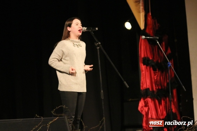 Zdjęcie w galerii na portalu naszraciborz.pl: Grand Prix raciborskiego V Ogólnopolskiego Przeglądu Piosenki Hiszpańskojęzycznej dla warszawianki  wiadomości z regionu