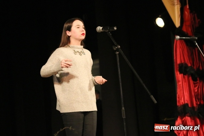 Zdjęcie w galerii na portalu naszraciborz.pl: Grand Prix raciborskiego V Ogólnopolskiego Przeglądu Piosenki Hiszpańskojęzycznej dla warszawianki  wiadomości z regionu