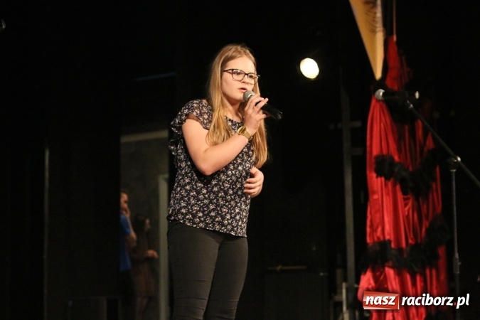 Zdjęcie w galerii na portalu naszraciborz.pl: Grand Prix raciborskiego V Ogólnopolskiego Przeglądu Piosenki Hiszpańskojęzycznej dla warszawianki  wiadomości z regionu