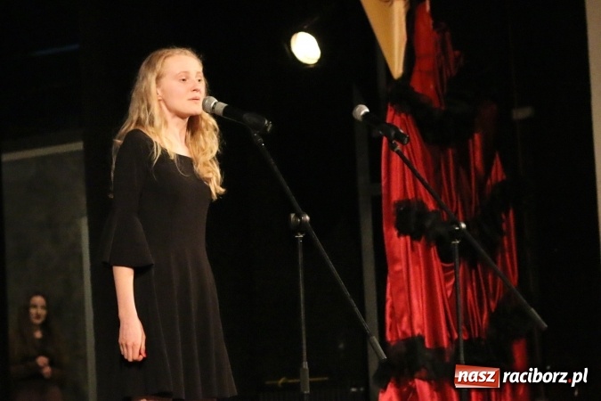 Zdjęcie w galerii na portalu naszraciborz.pl: Grand Prix raciborskiego V Ogólnopolskiego Przeglądu Piosenki Hiszpańskojęzycznej dla warszawianki  wiadomości z regionu