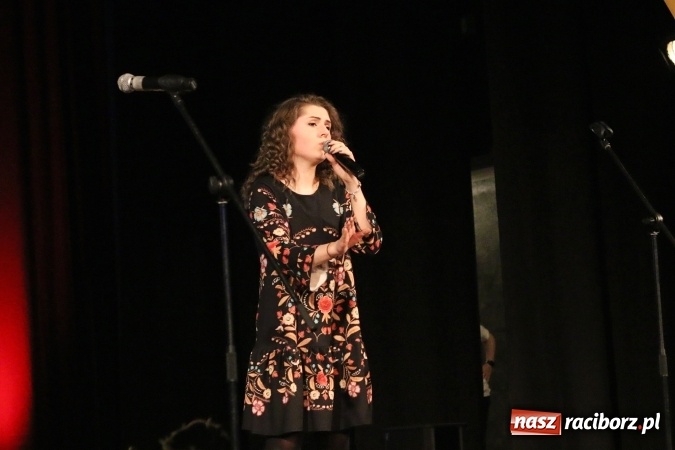 Zdjęcie w galerii na portalu naszraciborz.pl: Grand Prix raciborskiego V Ogólnopolskiego Przeglądu Piosenki Hiszpańskojęzycznej dla warszawianki  wiadomości z regionu
