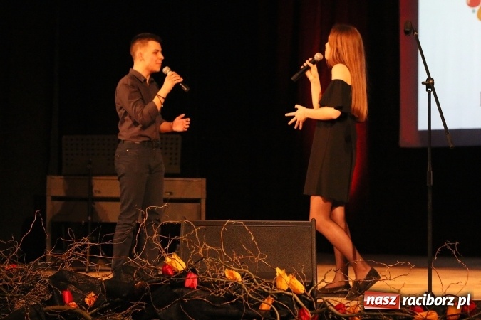 Zdjęcie w galerii na portalu naszraciborz.pl: Grand Prix raciborskiego V Ogólnopolskiego Przeglądu Piosenki Hiszpańskojęzycznej dla warszawianki  wiadomości z regionu