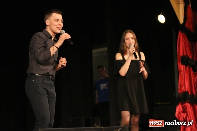 Zdjęcie w galerii na portalu naszraciborz.pl: Grand Prix raciborskiego V Ogólnopolskiego Przeglądu Piosenki Hiszpańskojęzycznej dla warszawianki  wiadomości z regionu