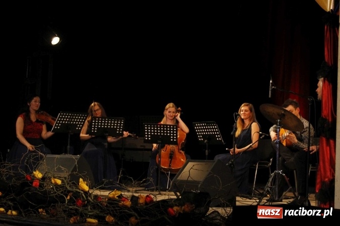 Zdjęcie w galerii na portalu naszraciborz.pl: Grand Prix raciborskiego V Ogólnopolskiego Przeglądu Piosenki Hiszpańskojęzycznej dla warszawianki  wiadomości z regionu