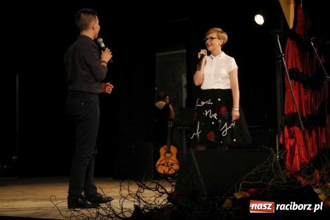 Zdjęcie w galerii na portalu naszraciborz.pl: Grand Prix raciborskiego V Ogólnopolskiego Przeglądu Piosenki Hiszpańskojęzycznej dla warszawianki  wiadomości z regionu