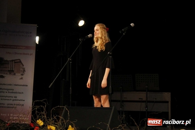 Zdjęcie w galerii na portalu naszraciborz.pl: Grand Prix raciborskiego V Ogólnopolskiego Przeglądu Piosenki Hiszpańskojęzycznej dla warszawianki  wiadomości z regionu