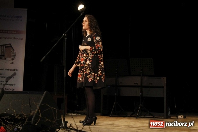 Zdjęcie w galerii na portalu naszraciborz.pl: Grand Prix raciborskiego V Ogólnopolskiego Przeglądu Piosenki Hiszpańskojęzycznej dla warszawianki  wiadomości z regionu