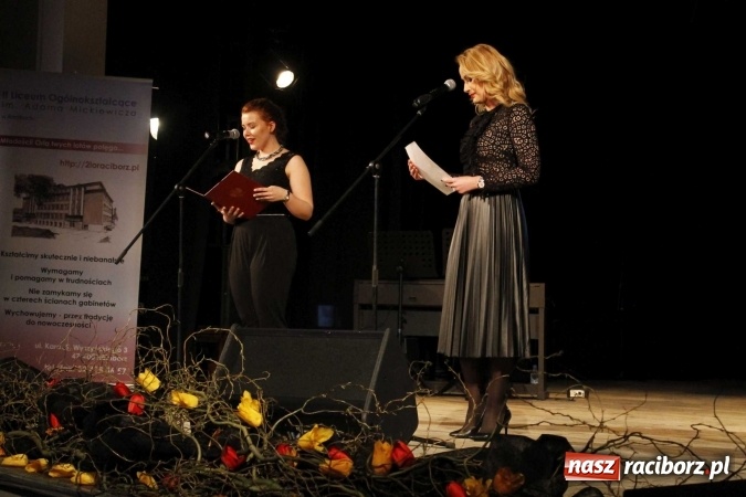 Zdjęcie w galerii na portalu naszraciborz.pl: Grand Prix raciborskiego V Ogólnopolskiego Przeglądu Piosenki Hiszpańskojęzycznej dla warszawianki  wiadomości z regionu