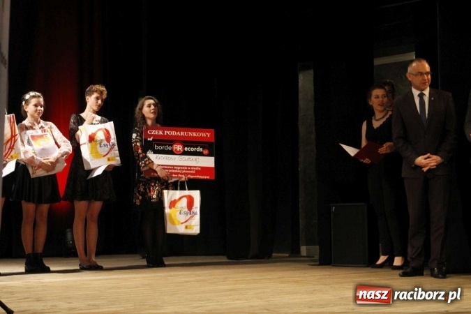 Zdjęcie w galerii na portalu naszraciborz.pl: Grand Prix raciborskiego V Ogólnopolskiego Przeglądu Piosenki Hiszpańskojęzycznej dla warszawianki  wiadomości z regionu