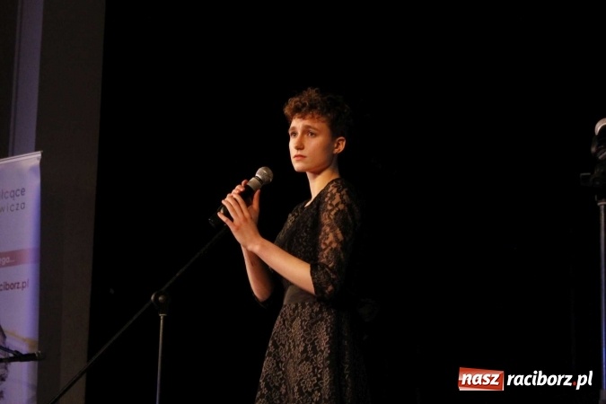 Zdjęcie w galerii na portalu naszraciborz.pl: Grand Prix raciborskiego V Ogólnopolskiego Przeglądu Piosenki Hiszpańskojęzycznej dla warszawianki  wiadomości z regionu