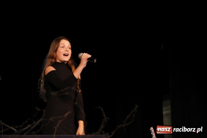 Zdjęcie w galerii na portalu naszraciborz.pl: Grand Prix raciborskiego V Ogólnopolskiego Przeglądu Piosenki Hiszpańskojęzycznej dla warszawianki  wiadomości z regionu