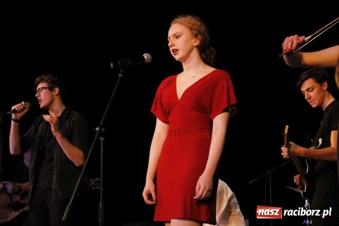 Zdjęcie w galerii na portalu naszraciborz.pl: Grand Prix raciborskiego V Ogólnopolskiego Przeglądu Piosenki Hiszpańskojęzycznej dla warszawianki  wiadomości z regionu