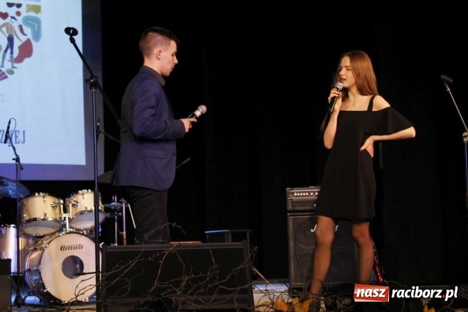 Zdjęcie w galerii na portalu naszraciborz.pl: Grand Prix raciborskiego V Ogólnopolskiego Przeglądu Piosenki Hiszpańskojęzycznej dla warszawianki  wiadomości z regionu