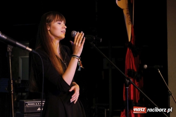 Zdjęcie w galerii na portalu naszraciborz.pl: Grand Prix raciborskiego V Ogólnopolskiego Przeglądu Piosenki Hiszpańskojęzycznej dla warszawianki  wiadomości z regionu