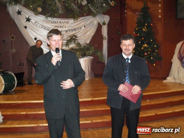 Zdjęcie w galerii na portalu naszraciborz.pl: Dużo pierza i śląskie śpiewanie wiadomości z regionu