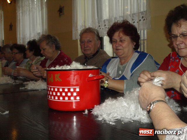 Zdjęcie w galerii na portalu naszraciborz.pl: Dużo pierza i śląskie śpiewanie wiadomości z regionu