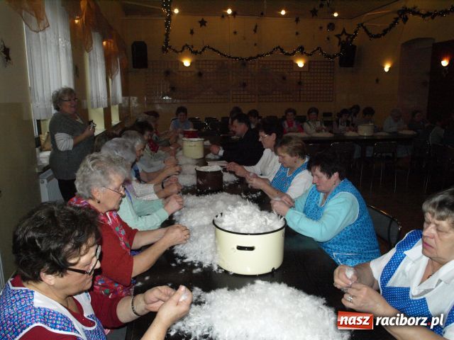 Zdjęcie w galerii na portalu naszraciborz.pl: Dużo pierza i śląskie śpiewanie wiadomości z regionu