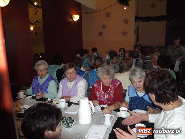 Zdjęcie w galerii na portalu naszraciborz.pl: Dużo pierza i śląskie śpiewanie wiadomości z regionu