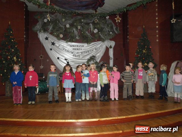 Zdjęcie w galerii na portalu naszraciborz.pl: Dużo pierza i śląskie śpiewanie wiadomości z regionu