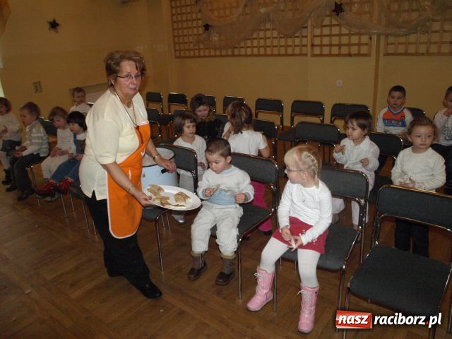 Zdjęcie w galerii na portalu naszraciborz.pl: Dużo pierza i śląskie śpiewanie wiadomości z regionu