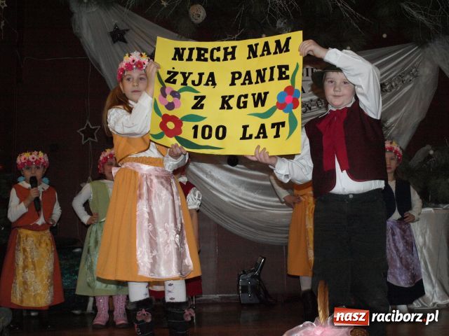 Zdjęcie w galerii na portalu naszraciborz.pl: Dużo pierza i śląskie śpiewanie wiadomości z regionu